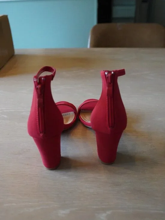 Top Moda Red Ankle Strap Statement Heels Block Heel Dress Party Sandals. - Picture 3 of 3